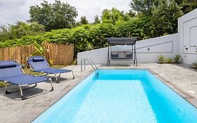 Summer Stories Pool Villa